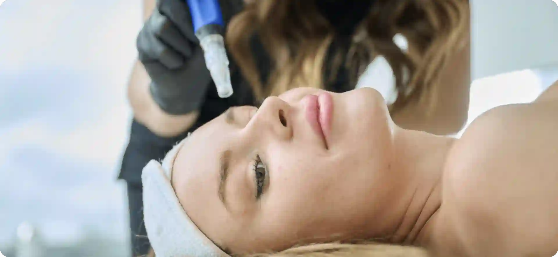 How Do Microneedles Trigger New Collagen and Elastin in Loose Skin Warwickshire?